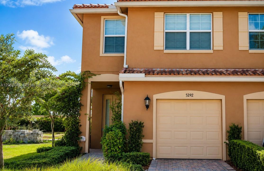 En Venta: $429,000 (3 camas, 2 baños, 1622 Pies cuadrados)