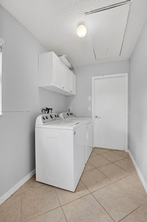 В аренду: $4,750 (4 спален, 2 ванн, 2279 Квадратных фут)