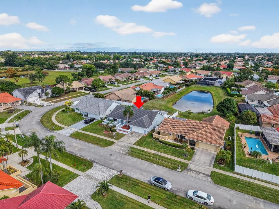 В аренду: $4,750 (4 спален, 2 ванн, 2279 Квадратных фут)
