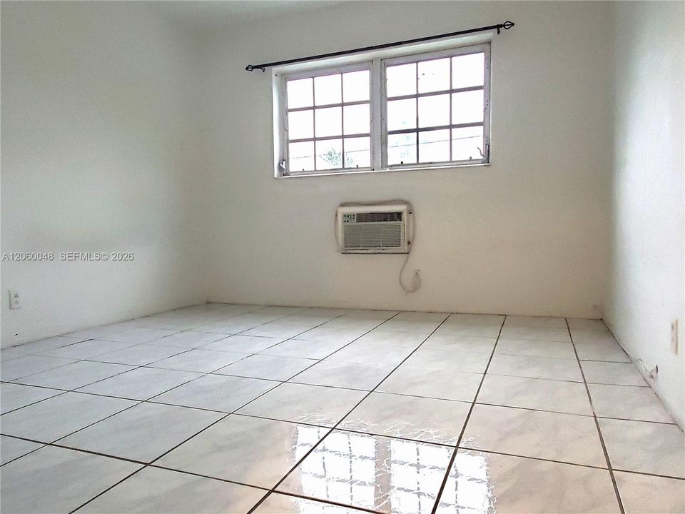 В аренду: $1,800 (1 спален, 1 ванн, 565 Квадратных фут)