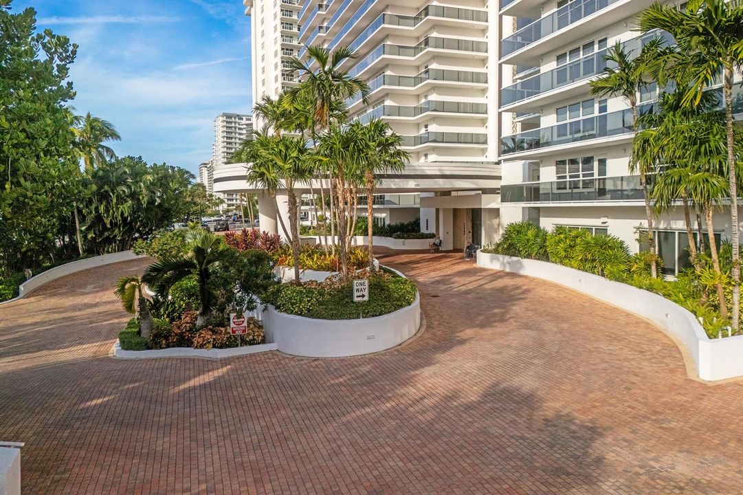 Playa Del Sol SE driveway