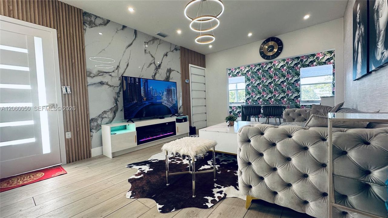 В аренду: $4,500 (2 спален, 1 ванн, 1250 Квадратных фут)