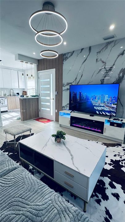 В аренду: $4,500 (2 спален, 1 ванн, 1250 Квадратных фут)