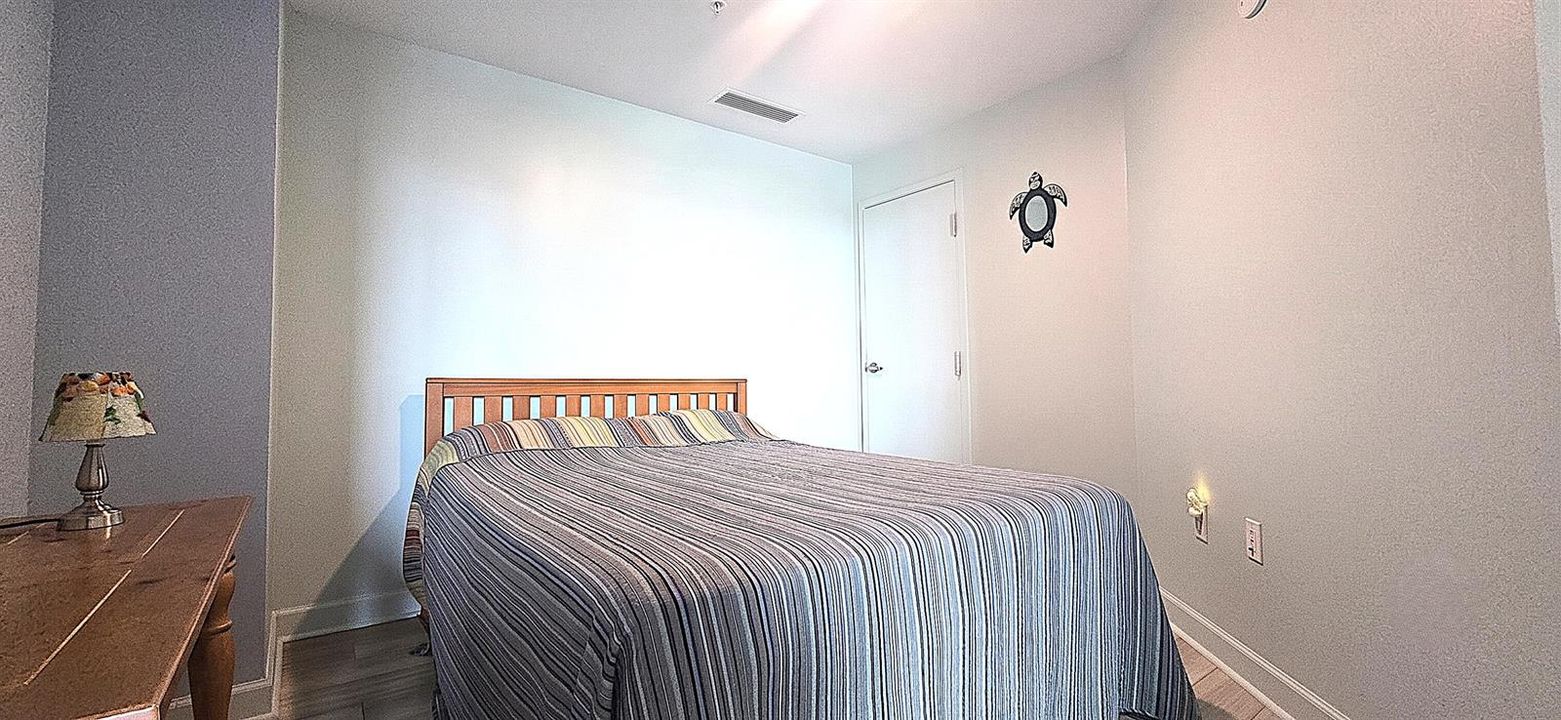 Bedroom/Den/Office