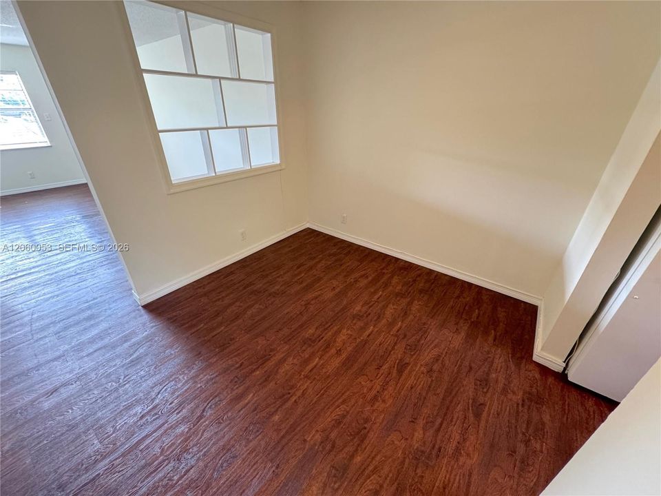 В аренду: $1,795 (2 спален, 1 ванн, 875 Квадратных фут)
