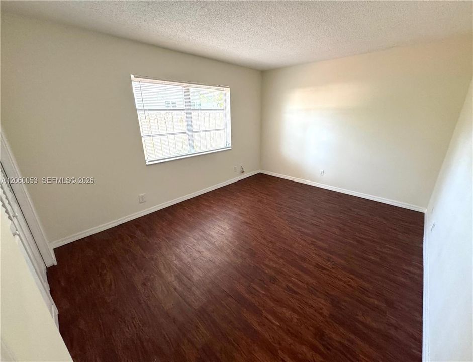 В аренду: $1,795 (2 спален, 1 ванн, 875 Квадратных фут)