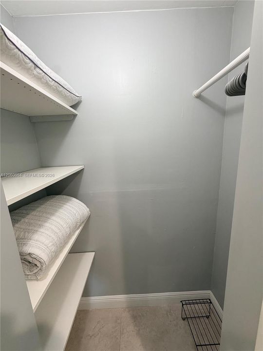 В аренду: $3,400 (2 спален, 1 ванн, 1091 Квадратных фут)