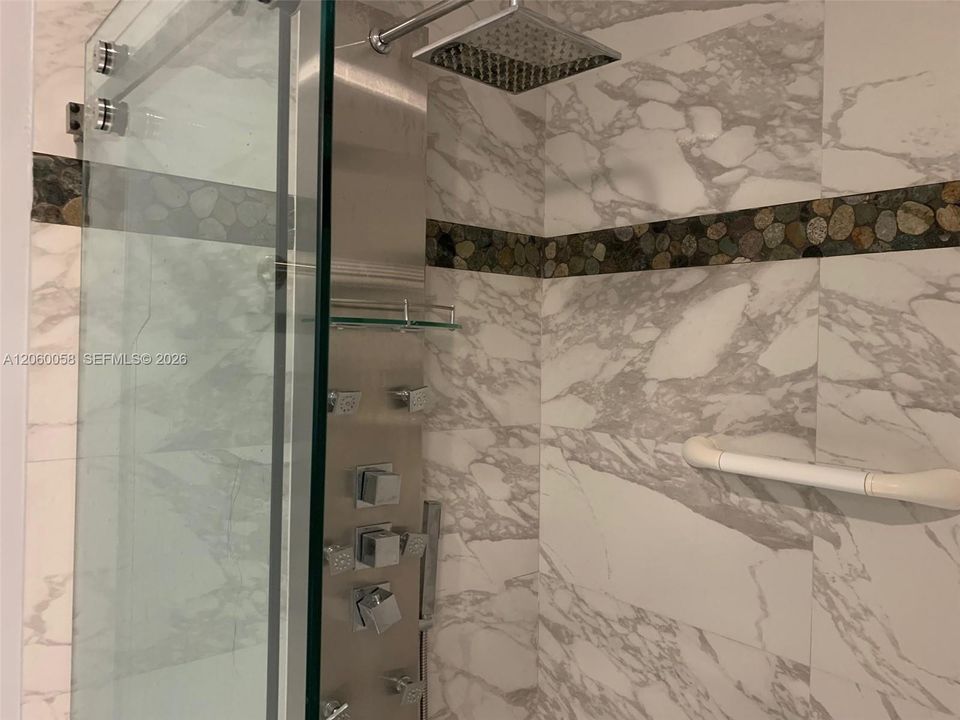 В аренду: $3,800 (3 спален, 3 ванн, 2350 Квадратных фут)