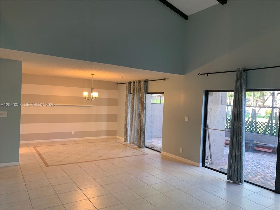 В аренду: $3,800 (3 спален, 3 ванн, 2350 Квадратных фут)