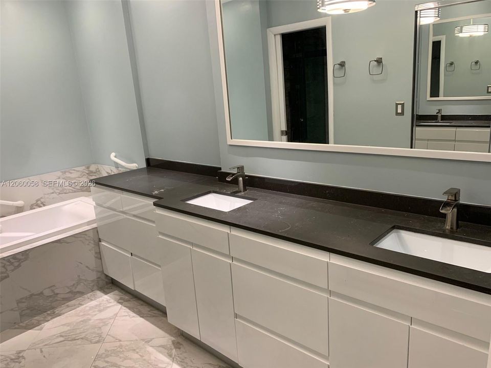 В аренду: $3,800 (3 спален, 3 ванн, 2350 Квадратных фут)