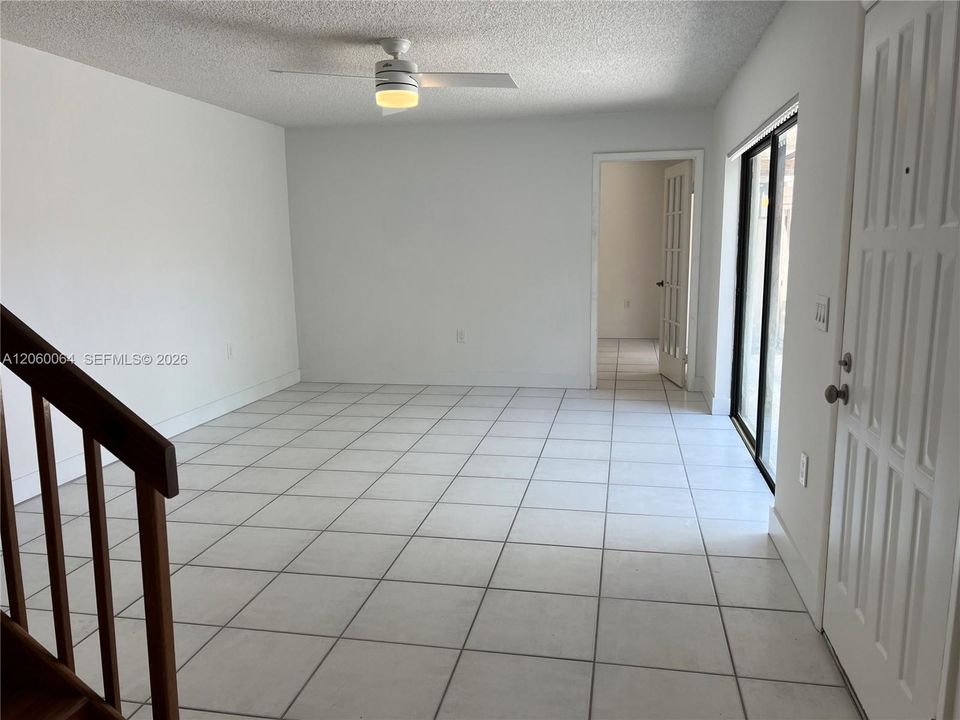 В аренду: $3,350 (3 спален, 2 ванн, 1488 Квадратных фут)