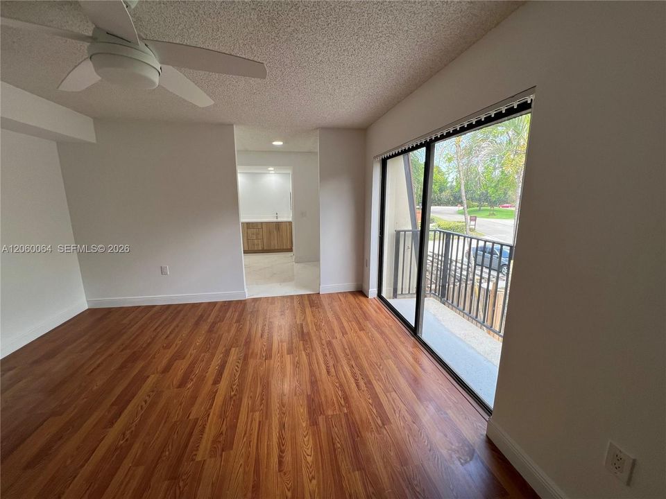 В аренду: $3,350 (3 спален, 2 ванн, 1488 Квадратных фут)