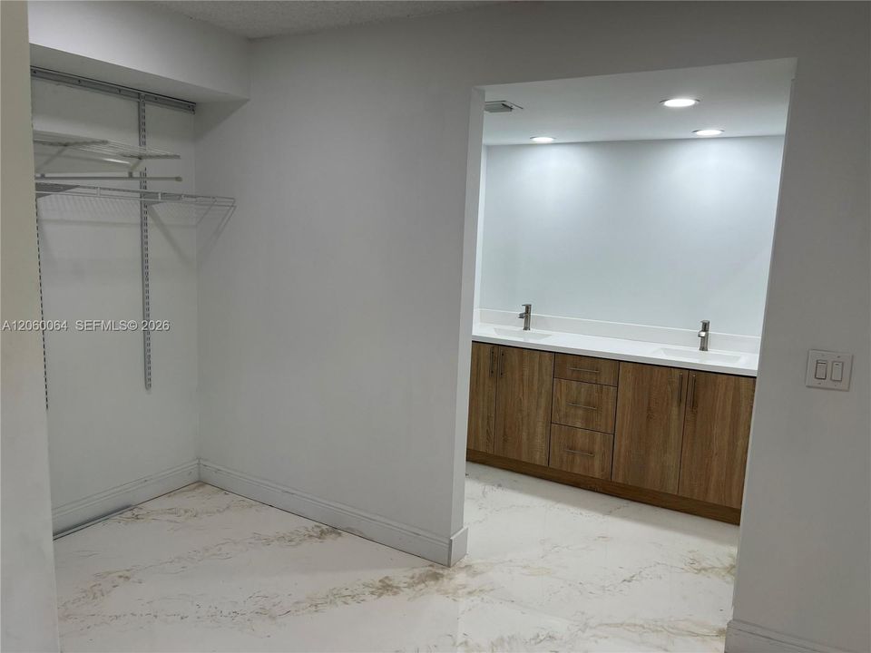 В аренду: $3,350 (3 спален, 2 ванн, 1488 Квадратных фут)