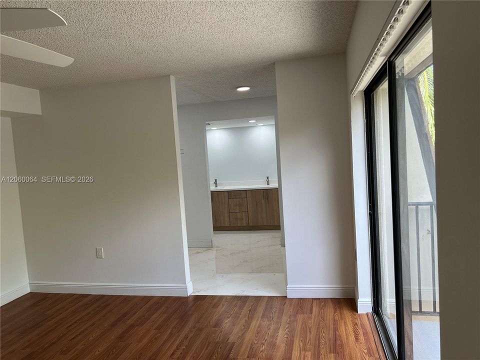 В аренду: $3,350 (3 спален, 2 ванн, 1488 Квадратных фут)