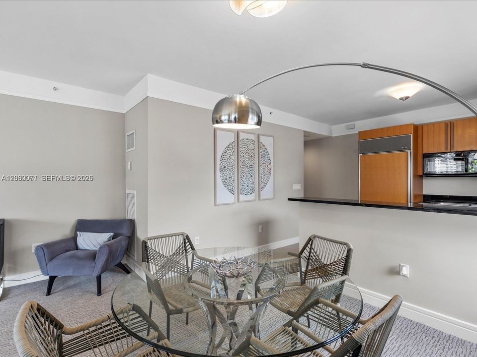 В аренду: $5,000 (2 спален, 2 ванн, 1800 Квадратных фут)