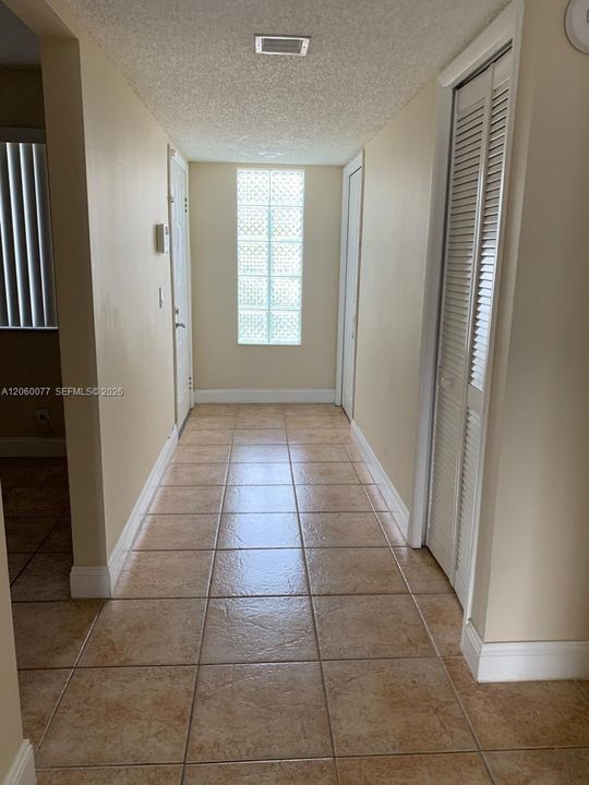 En Venta: $358,000 (2 camas, 2 baños, 1220 Pies cuadrados)