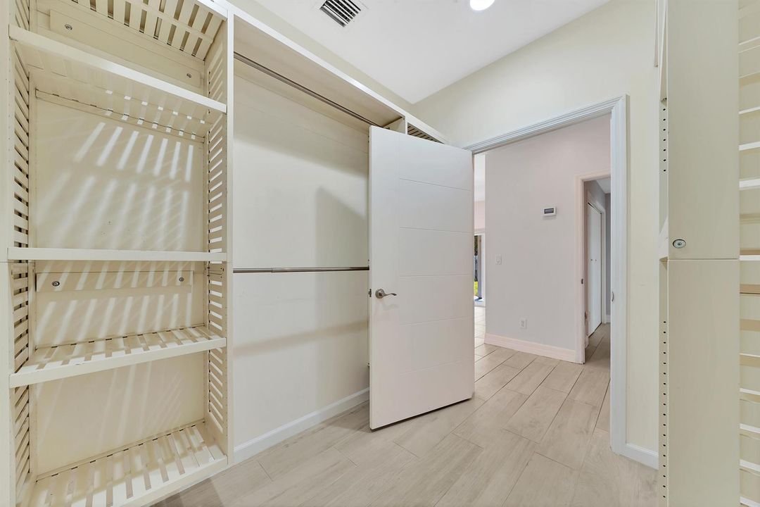 13 Master Closet (2)