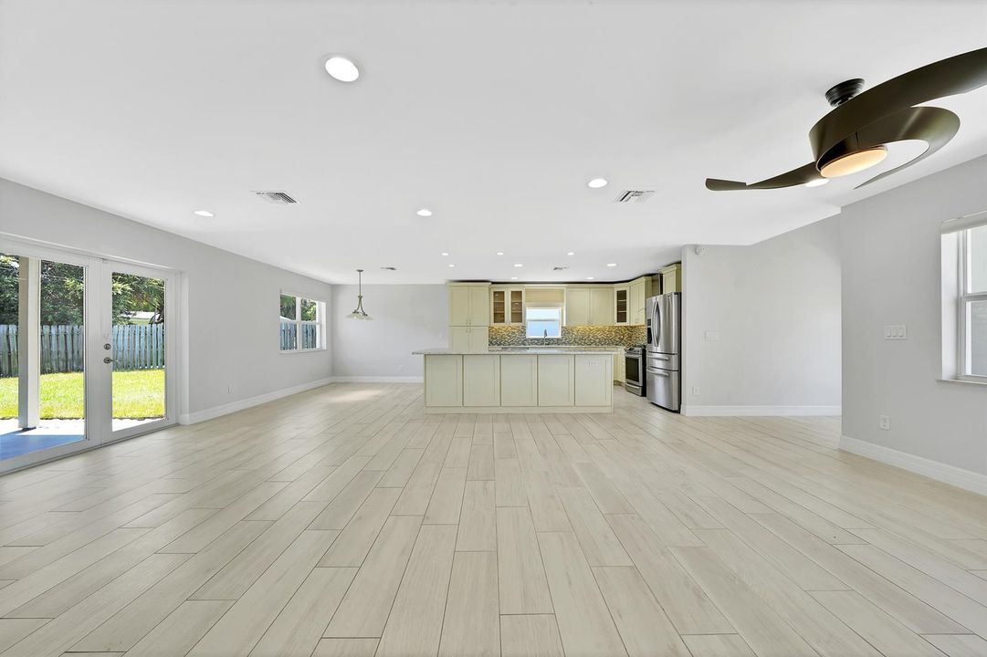4 Living Area (1)