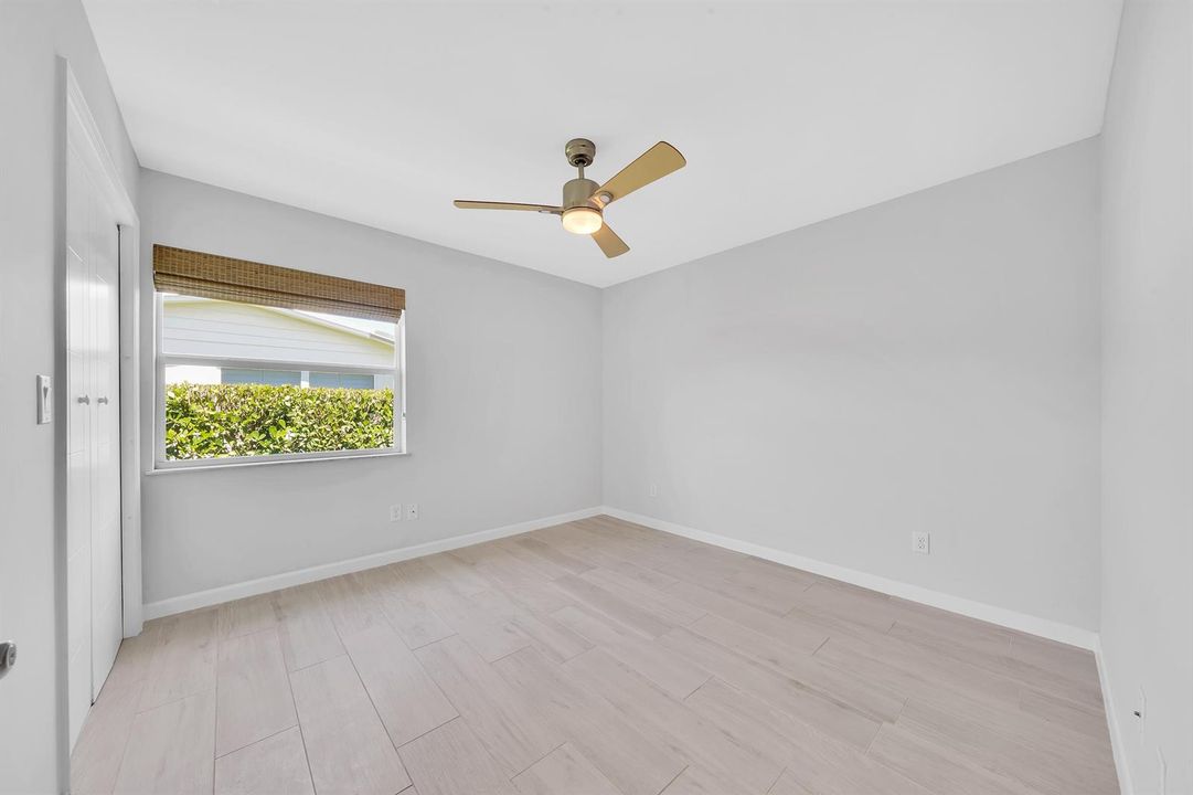 10 Guest Bedroom B (1)