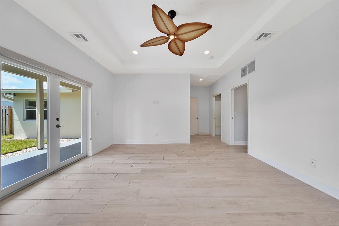 12 Master Bedroom (2)