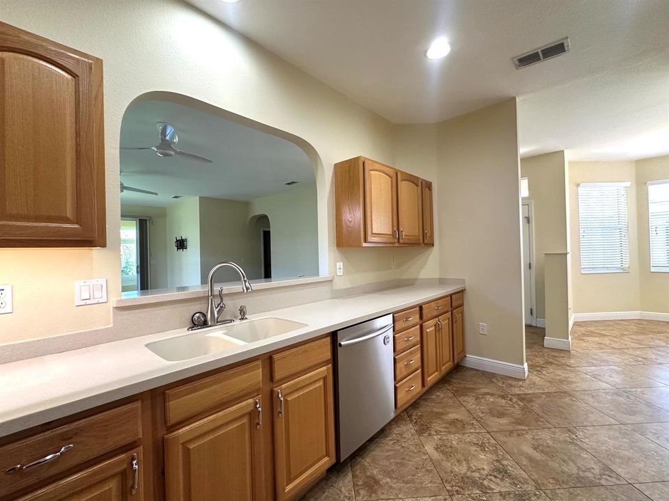 Kitchen Pass thru Bar