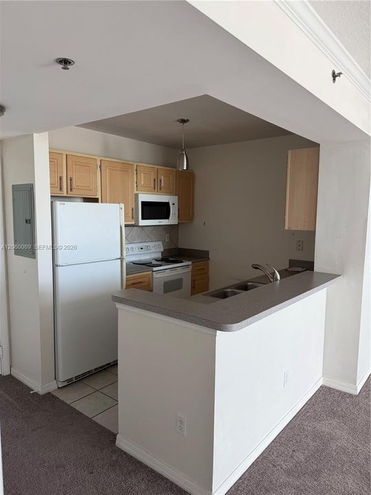 For Rent: $2,200 (1 beds, 1 baths, 750 Square Feet)