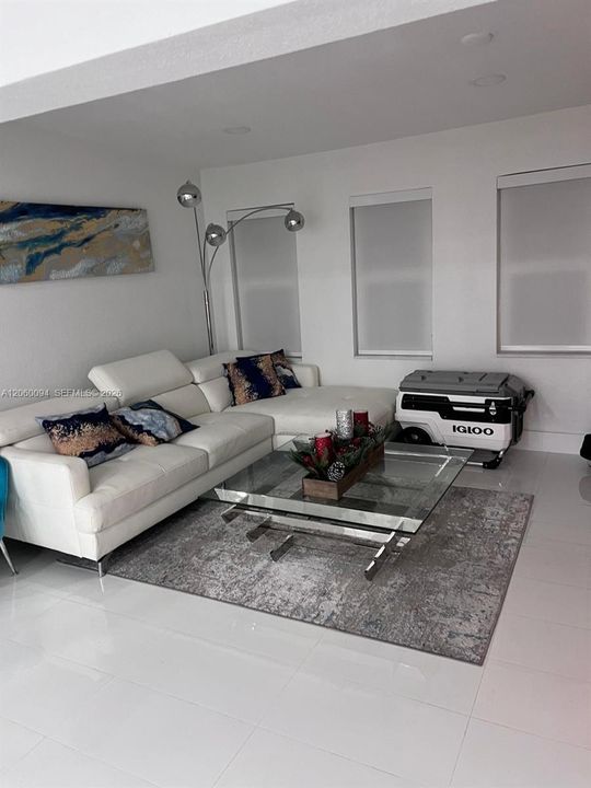 En Renta: $2,700 (2 camas, 1 baños, 1200 Pies cuadrados)