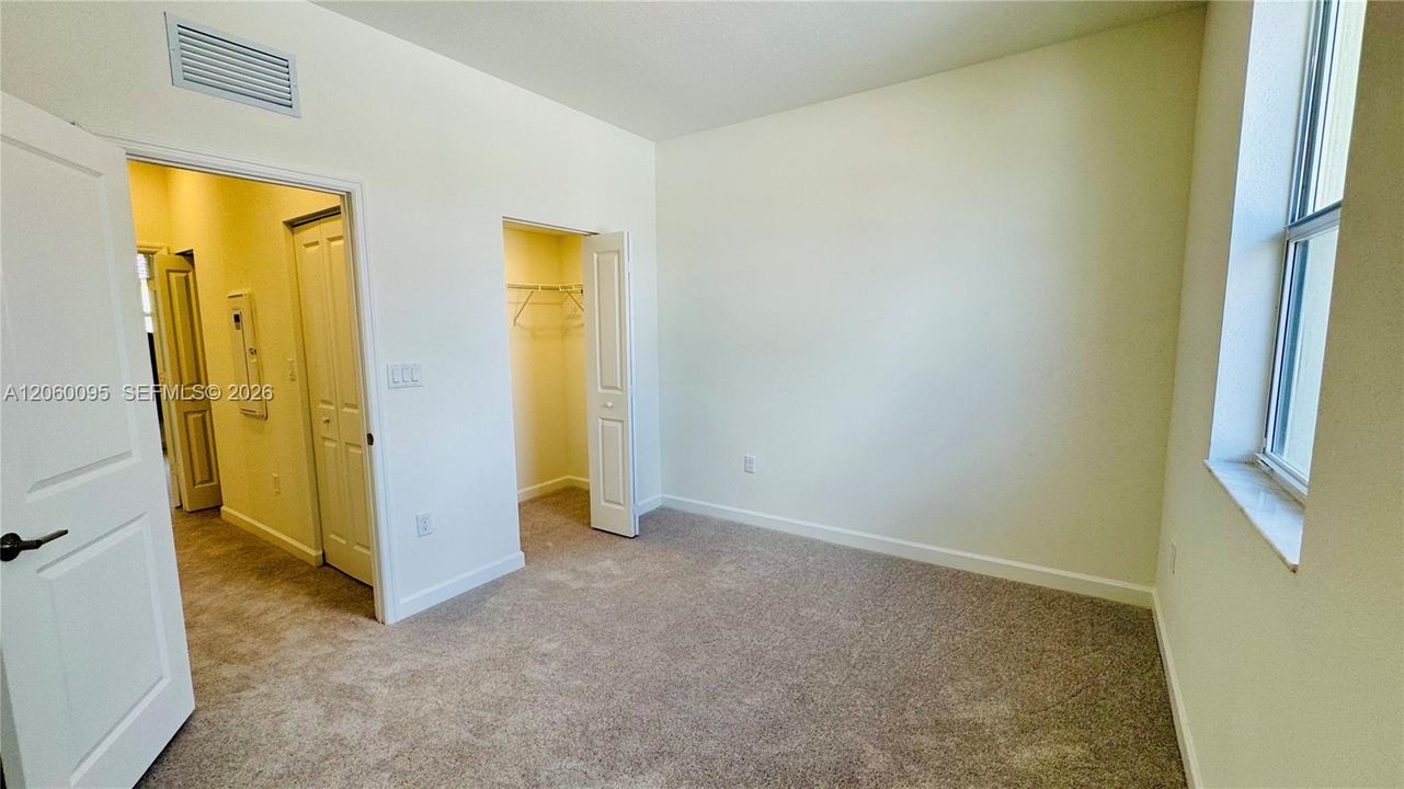 For Rent: $2,450 (3 beds, 3 baths, 1328 Square Feet)
