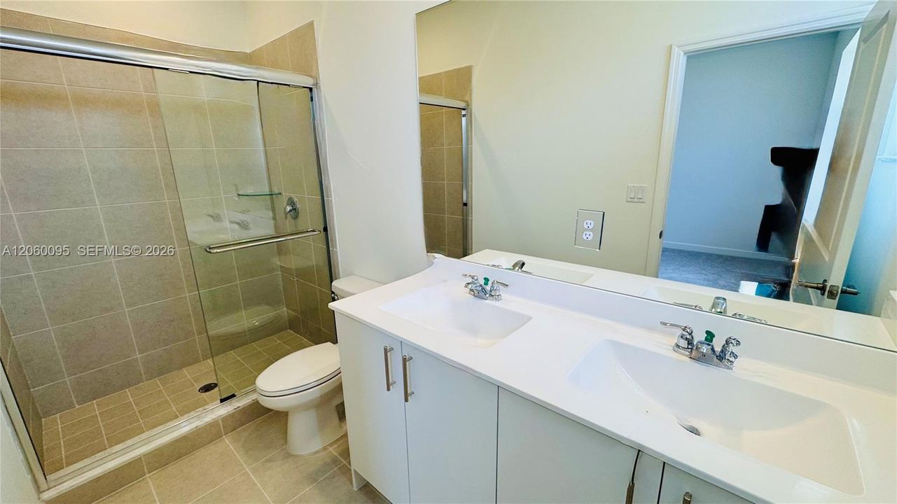 For Rent: $2,450 (3 beds, 3 baths, 1328 Square Feet)