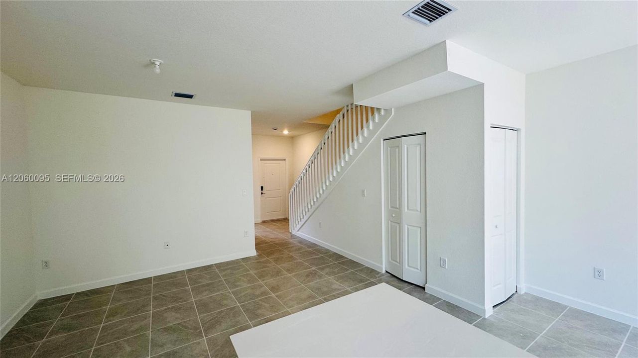 For Rent: $2,450 (3 beds, 3 baths, 1328 Square Feet)