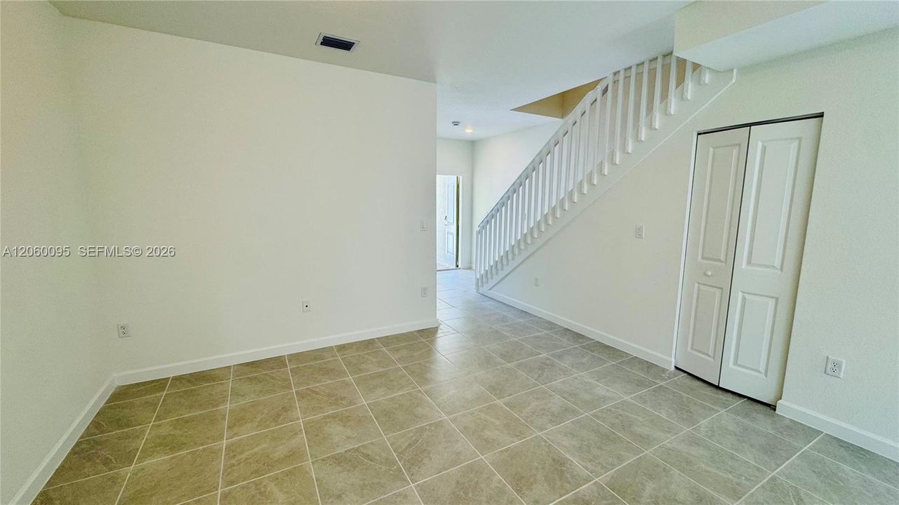 For Rent: $2,450 (3 beds, 3 baths, 1328 Square Feet)