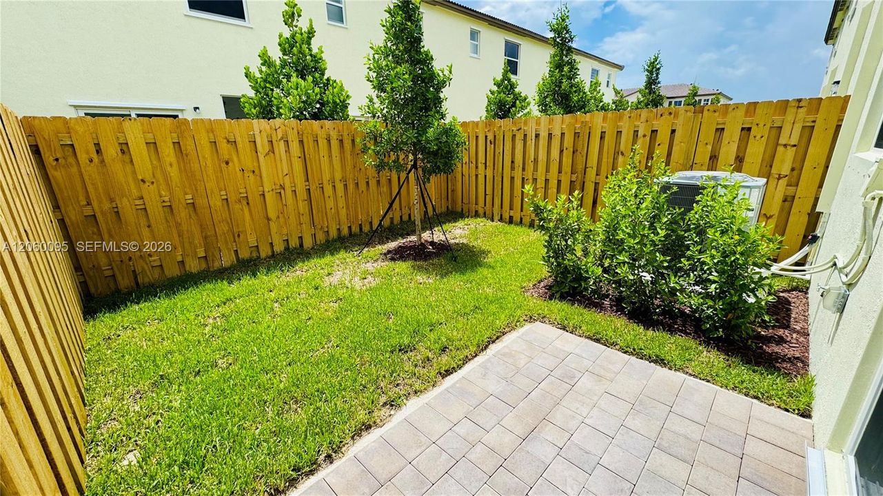 For Rent: $2,450 (3 beds, 3 baths, 1328 Square Feet)
