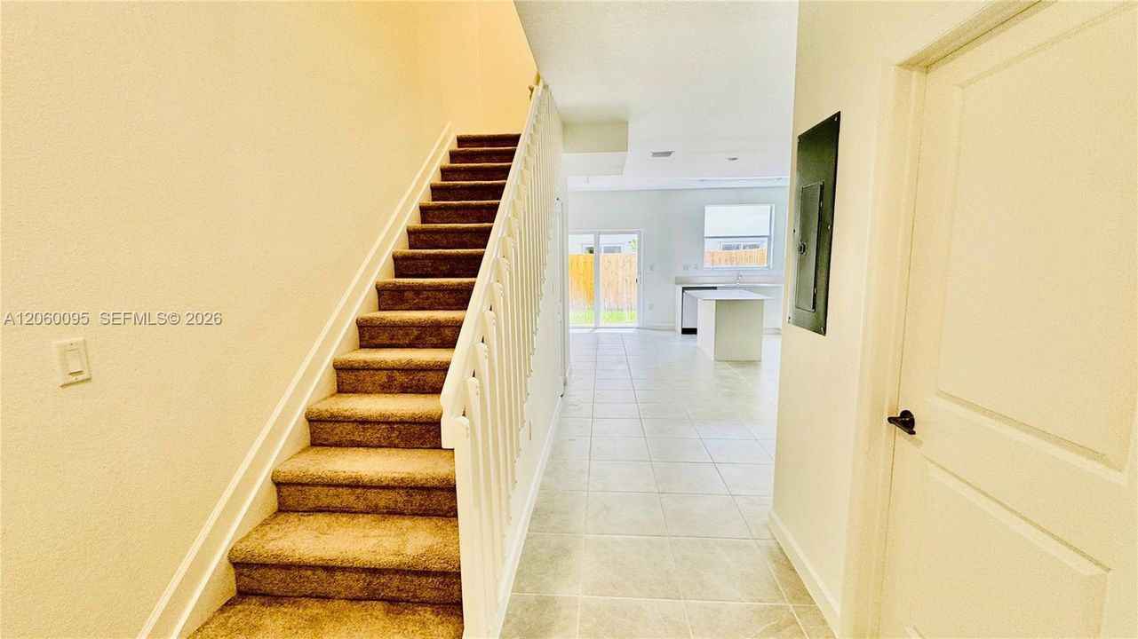 For Rent: $2,450 (3 beds, 3 baths, 1328 Square Feet)