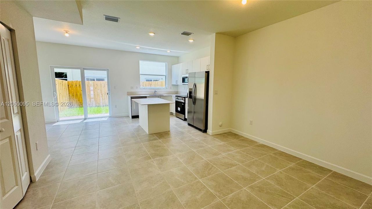 For Rent: $2,450 (3 beds, 3 baths, 1328 Square Feet)