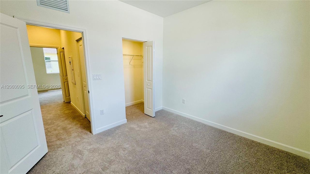 For Rent: $2,450 (3 beds, 3 baths, 1328 Square Feet)