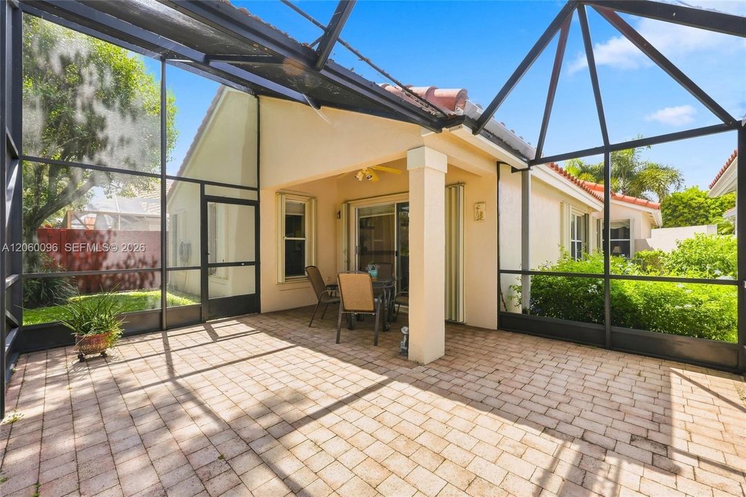 На продажу: $469,000 (3 спален, 2 ванн, 1585 Квадратных фут)