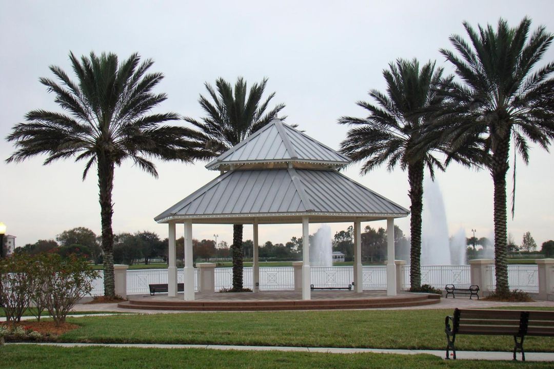 TRADITION GAZEBO