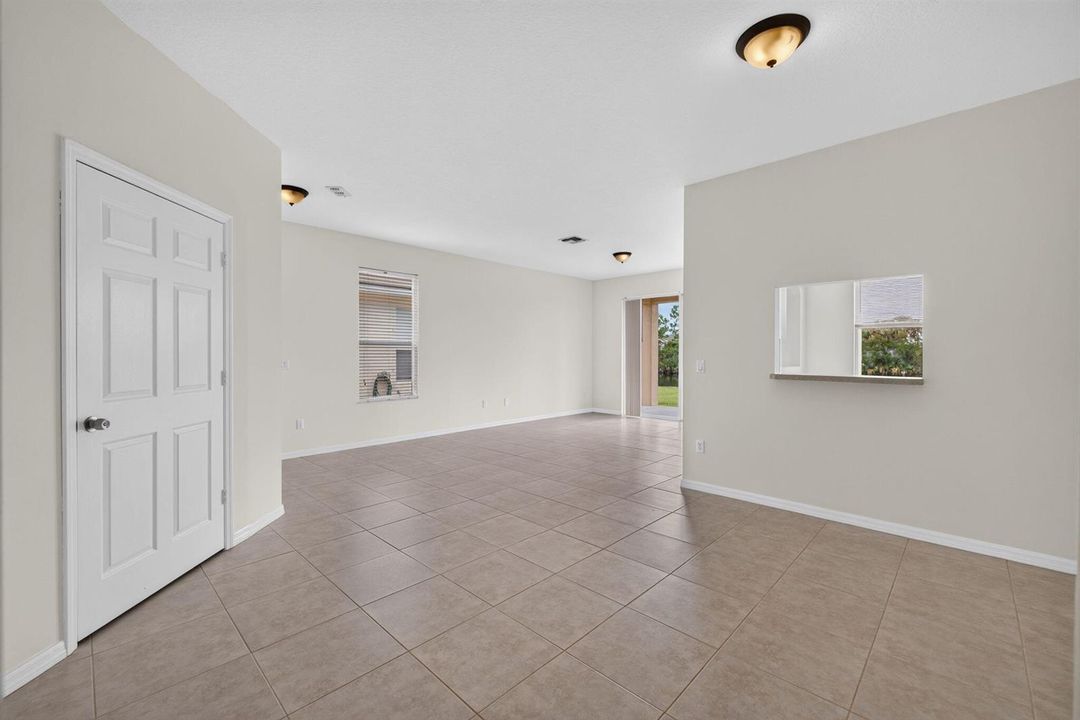 9810 Sw Eastbrook Circle Diningroom & Li