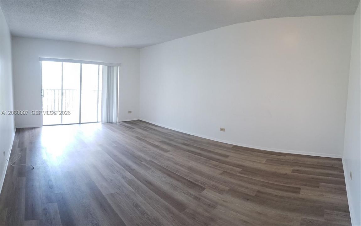 В аренду: $1,900 (1 спален, 1 ванн, 780 Квадратных фут)