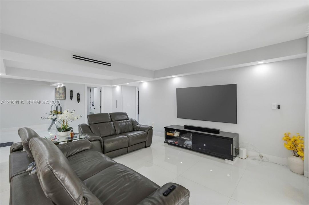 На продажу: $415,000 (3 спален, 2 ванн, 1848 Квадратных фут)