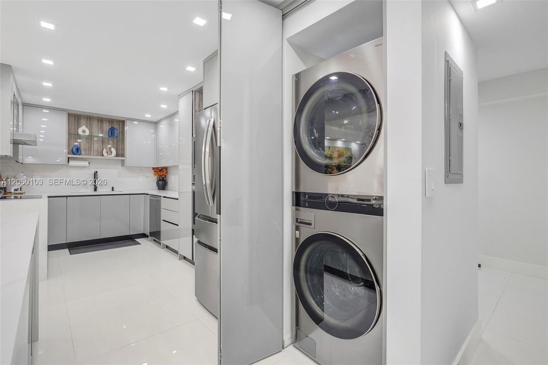 На продажу: $415,000 (3 спален, 2 ванн, 1848 Квадратных фут)