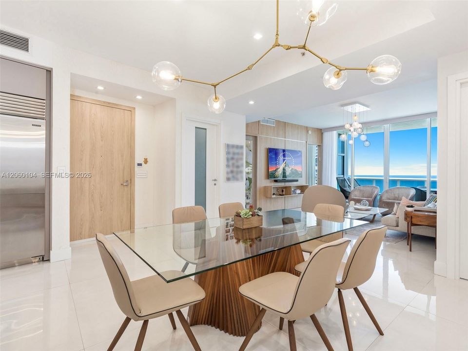 На продажу: $2,149,000 (2 спален, 2 ванн, 1614 Квадратных фут)