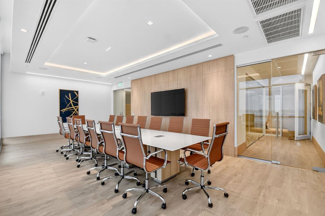 Amenities . Conference Room