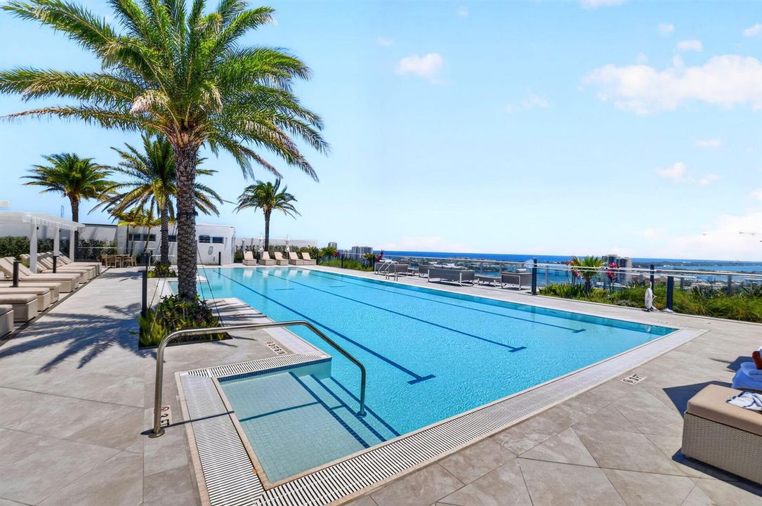 Amenities . Rooftop Pool