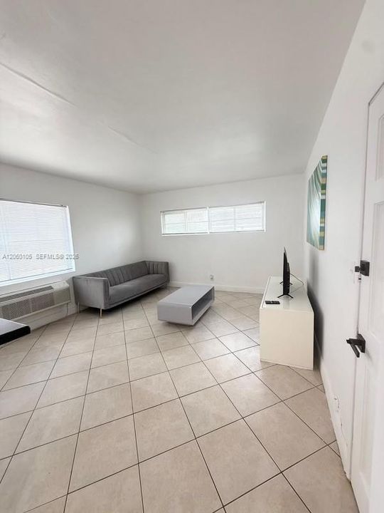 В аренду: $1,699 (1 спален, 1 ванн, 850 Квадратных фут)