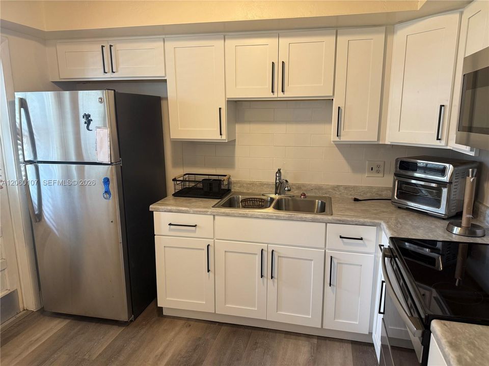 En Venta: $160,000 (2 camas, 2 baños, 930 Pies cuadrados)