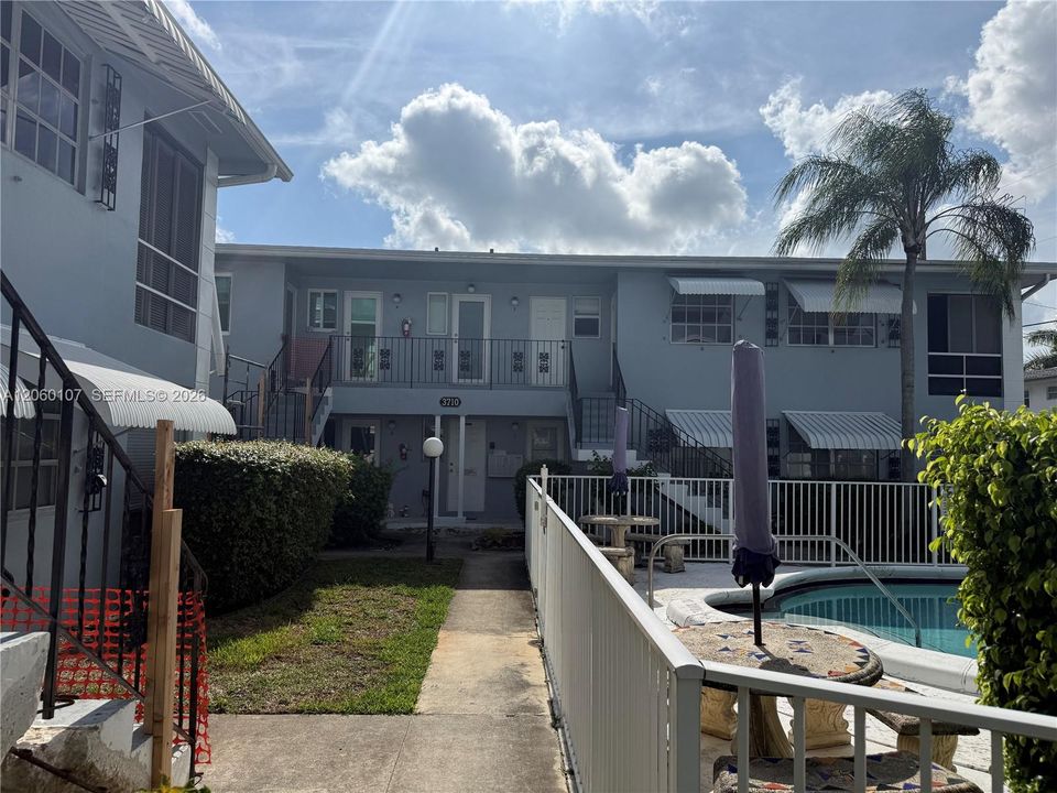 En Venta: $160,000 (2 camas, 2 baños, 930 Pies cuadrados)