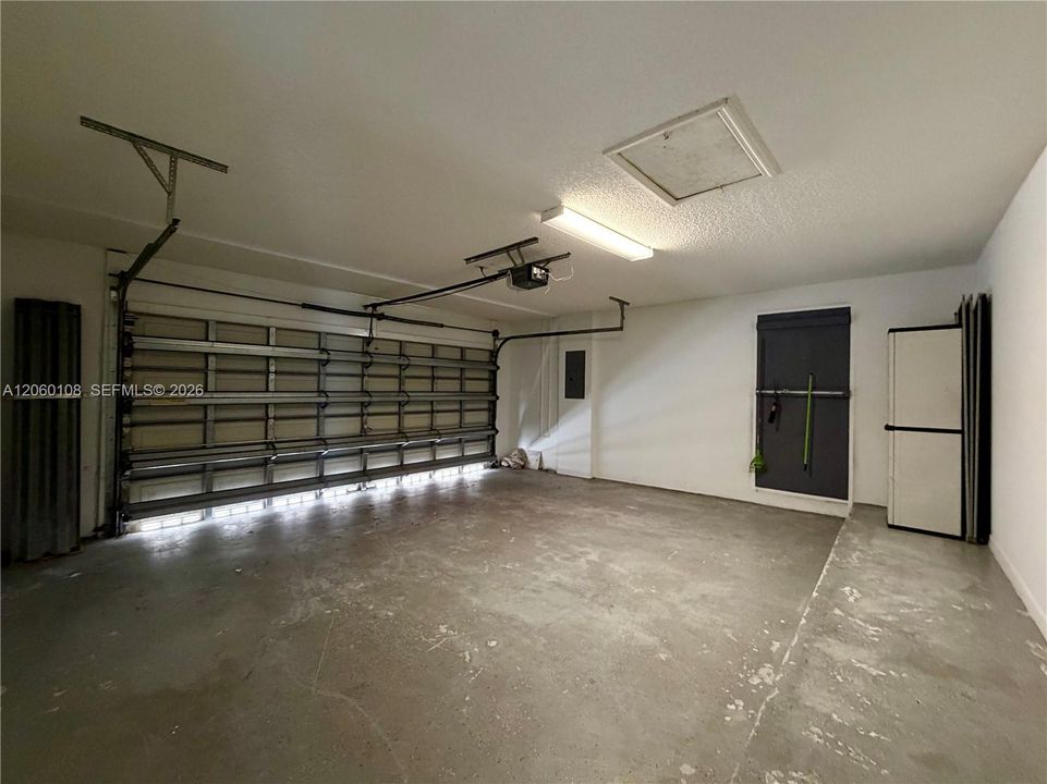 For Rent: $3,495 (3 beds, 2 baths, 1508 Square Feet)