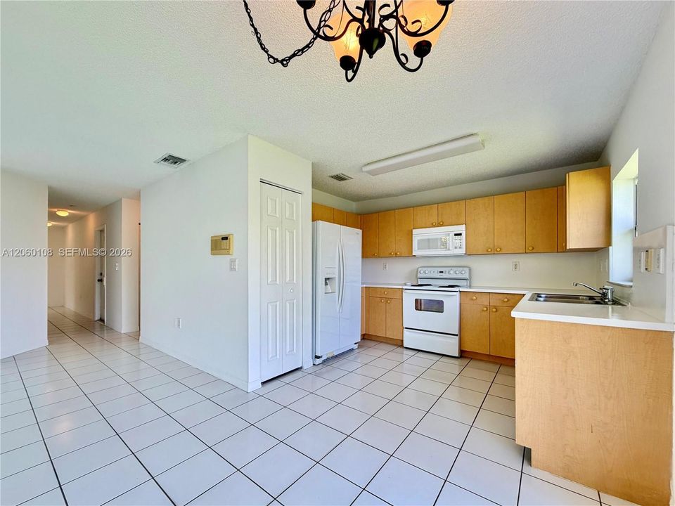 For Rent: $3,495 (3 beds, 2 baths, 1508 Square Feet)