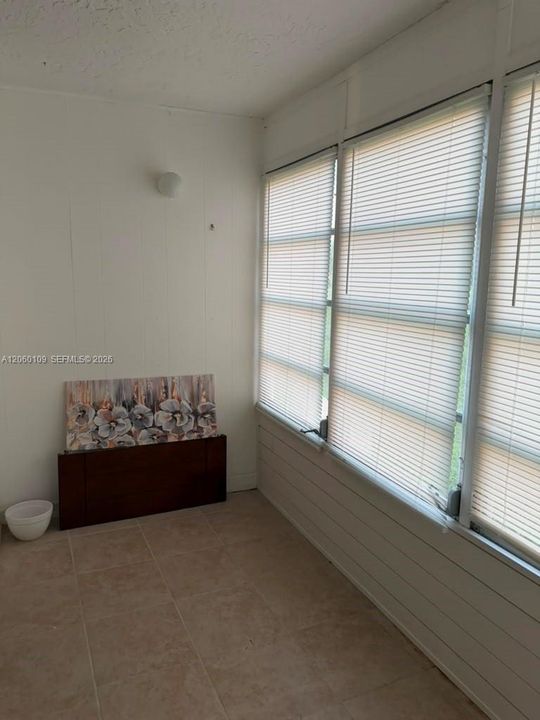 В аренду: $1,700 (1 спален, 1 ванн, 933 Квадратных фут)